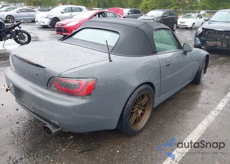2001 Honda S2000 z USA, uszkodzony, nr VIN JHMAP11471T004536